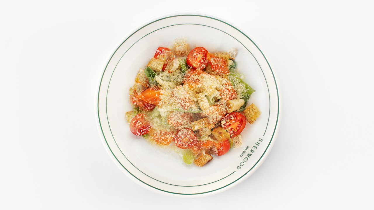 Цезарь с лососем шеф-пасола